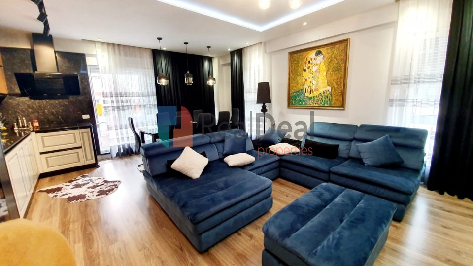 Tek Kompleksi Kontakt, Shitet Apartament 3+1+2, Me Arredim Luksoz !!! - 135m2