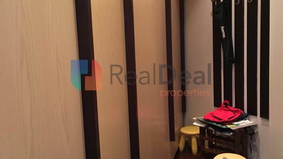 Tek Rruga e Bogdaneve, Shitet Super Apartament 2+1+2, Me Mobilim Bashkohor - 195m2