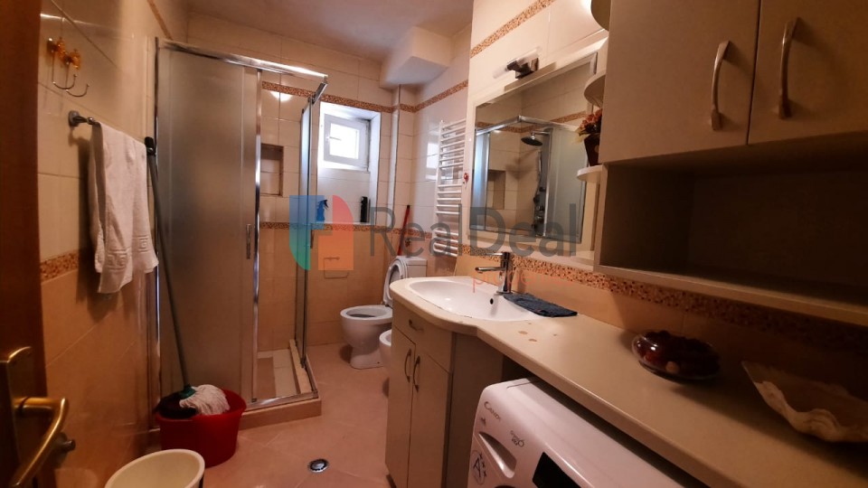 Prane Drejtorise Se Higjenes, Shitet Apartament 3+1 Me Planimetri Te Rregullte - 80m2