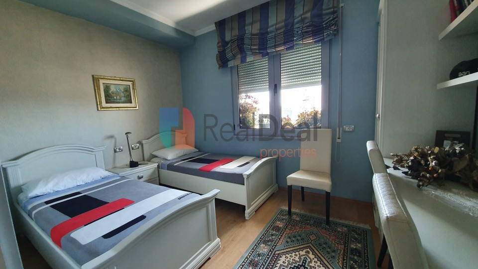 Prane Selvise, Shitet Apartament 2+1 Me Shume Drite! - 111m2