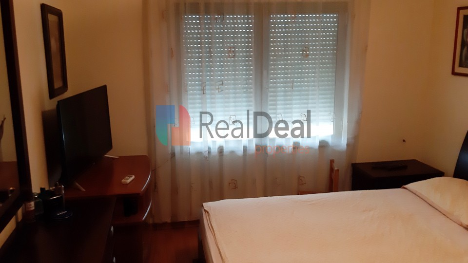 Ne Laprake Shitet Apartament 3+1+2 Me Hapesira Te Bollshme !!! - 120m2