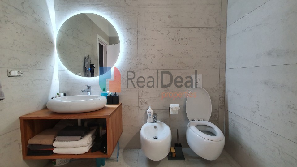 Ne Rrugen Gjergj Legisi, Shitet Super Apartament 2+1 !!! - 120m2