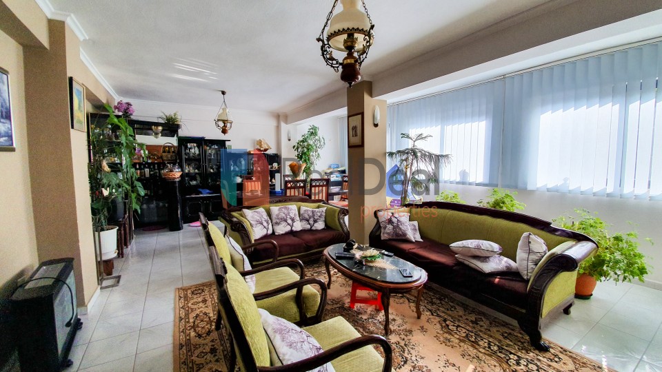 Ne Rrugen Ali Demi Shitet Apartament 3+1+2 Me Hapesire Te Madhe!! - 164m2