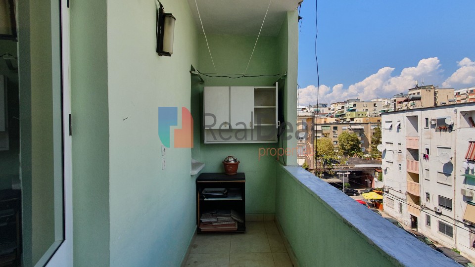 Ish Ekspozita, Shitet Apartament 1+1 Me Orientim Perfekt - 66m2