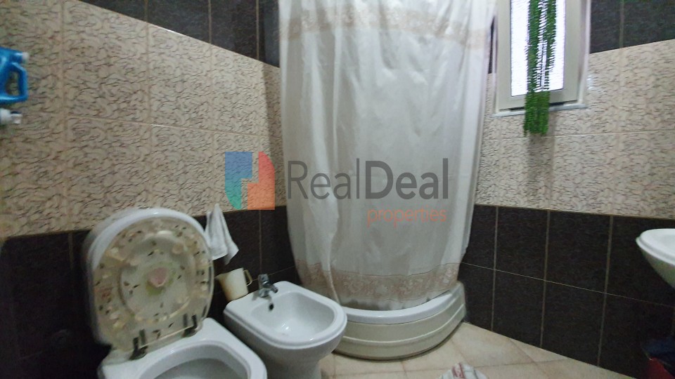 Tek Restorant Durresi, Shitet Apartament 3+1 I Investuar - 108m2