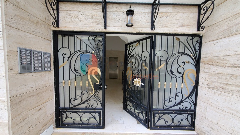 Tek Fusha e Aviacionit Shitet Apartament Me Planimetri Dhe Orientim Ideal - 102m2