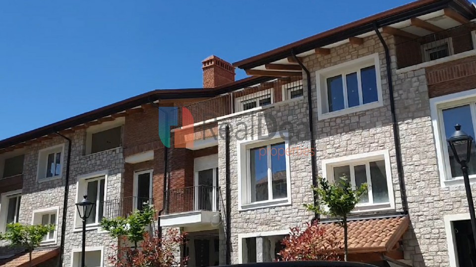 Tek Secret Garden Shite Apartament Ne Rezidence Vilash - 125m2