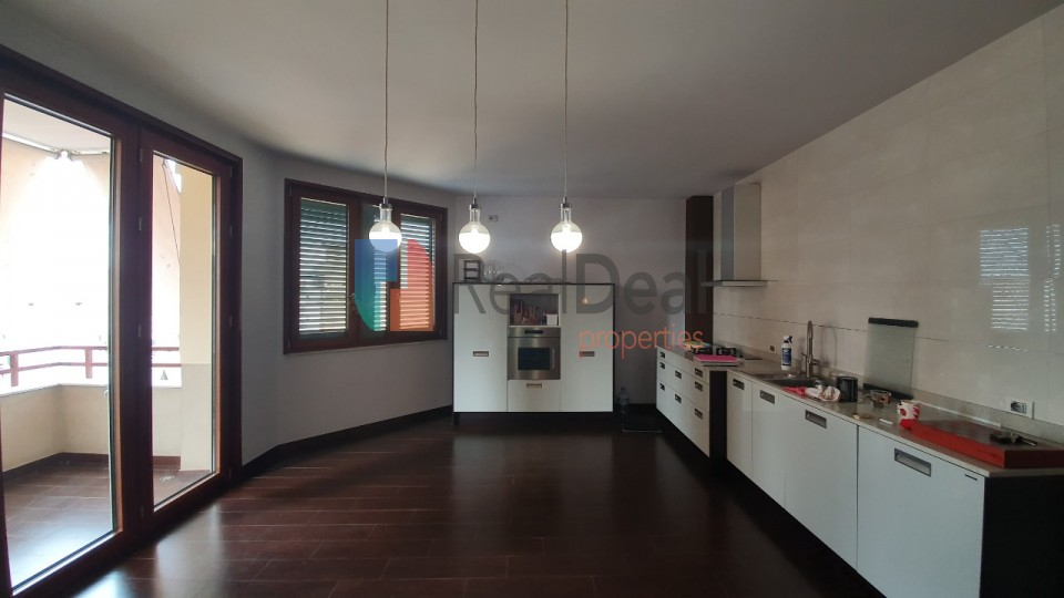 Tek Myslym Shyri Shitet Apartament 2+1 me Garazhd - 131m2