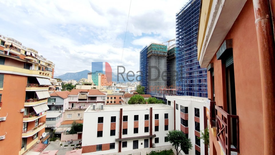 Tek 21 Dhjetori, Shitet Apartament 2+1+2, Me Cmim Tregu - 126m2