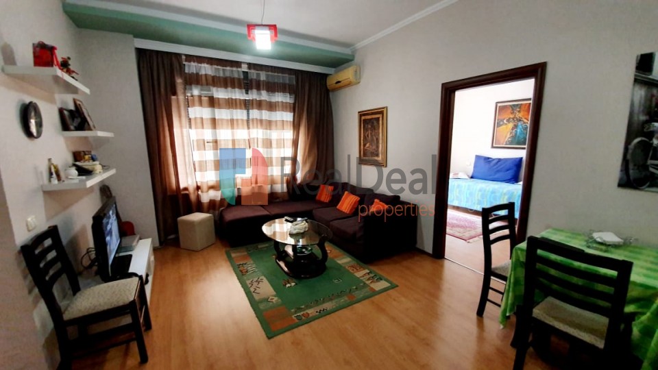 Prane Pazarit Te Ri, Shitet Apartament 1+1, Mundesi Investimi ! - 55m2