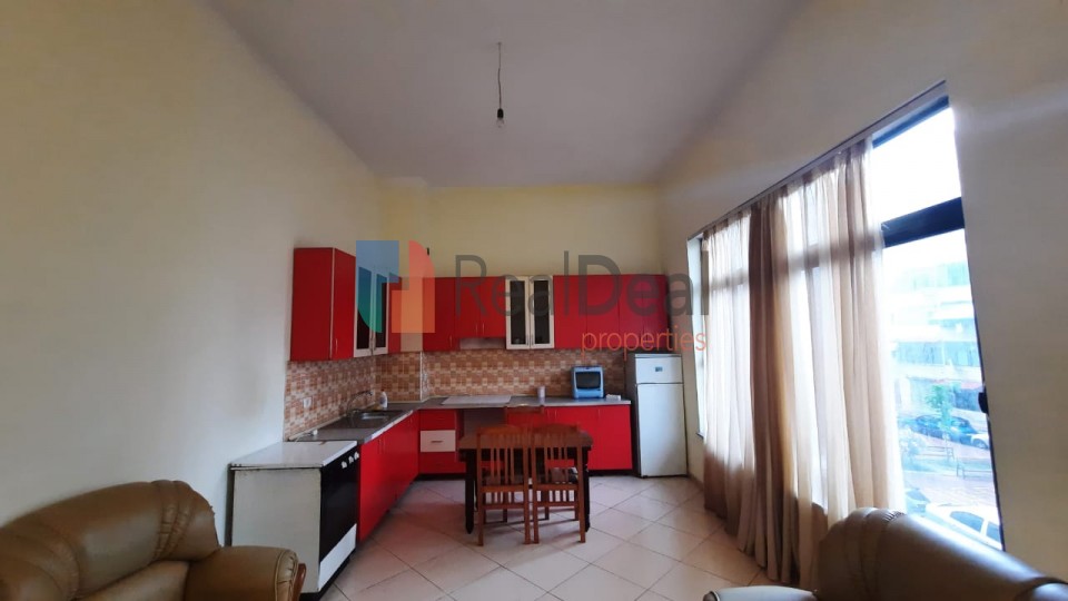 Tek 21 Dhjetori Shitet Apartament 2+1 Me Shume Drite!! - 92m2