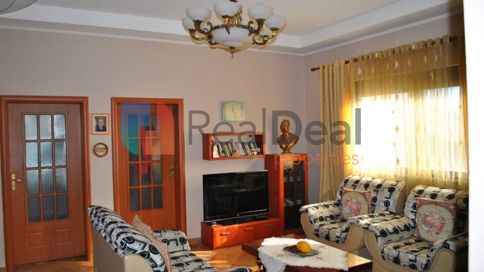 Ne Don Bosko Shitet Apartament dubleks 2+1 me verande dhe garazhd, - 194m2