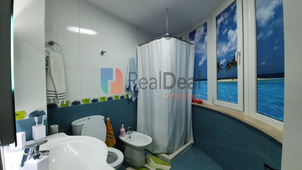 Shitet Aparament 2+1 Tek Liqeni! - 123m2