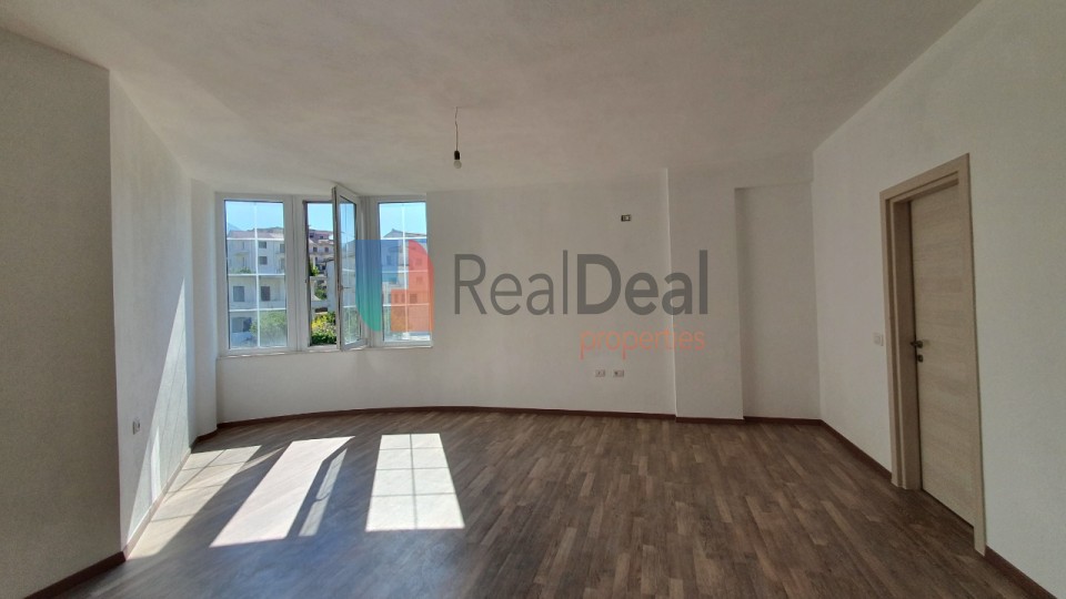 PRANE RESTORANT FRESKUT SHITET APARTAMENT 2+1 !!! - 86m2