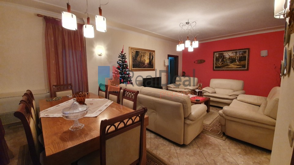 Prane Shkolles Vasil Shanto Shitet Apartament 2+1+2 Me Hapsire Te Bollshme ! - 131m2