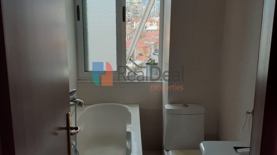 Komuna e Parisit, Shitet Super Apartament 3+1+2! - 145m2