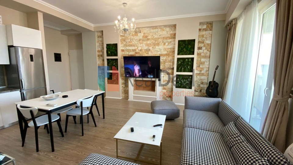 Te 21 Dhjetori, Te Kompleksi Magnet, Shitet Super Apartament 2+1 !!! - 132m2