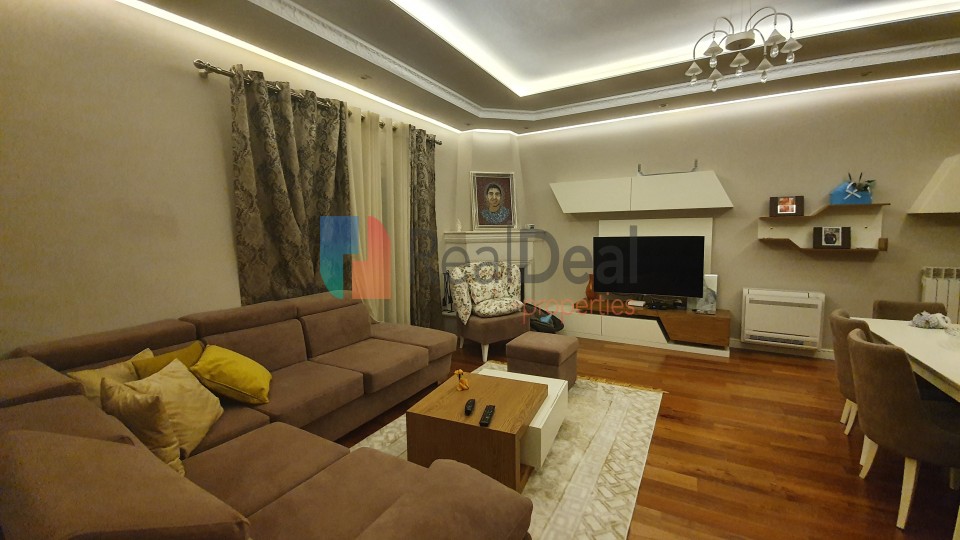 Ne Astir, Shitet Super Apartamnet 2+1+2 Me 215m2 Verande - 300m2