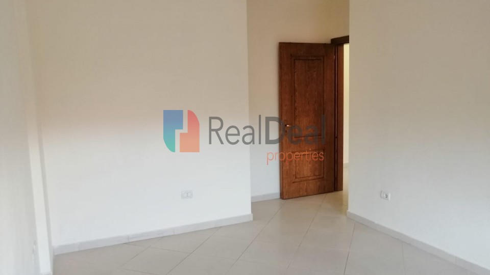 Prane Shkolles Kuqe, Ne Rrugen Riza Cerova, Shitet Apartament 2+1 Me Orientim Me Djell! - 101m2