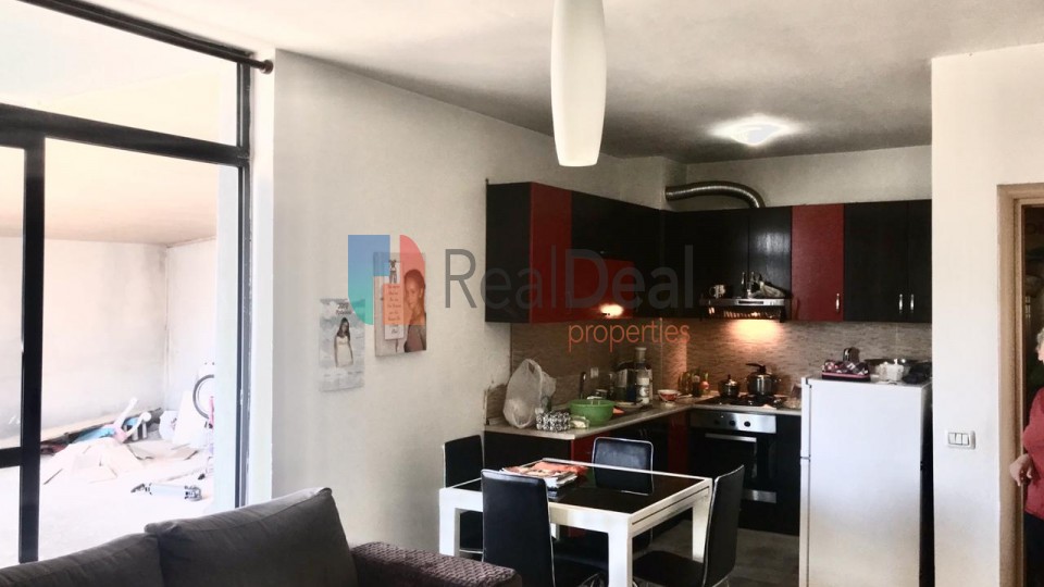 Prane 21 Dhjetorit, Shitet Apartament 2+1 Me Pamje Fantastike - 103m2