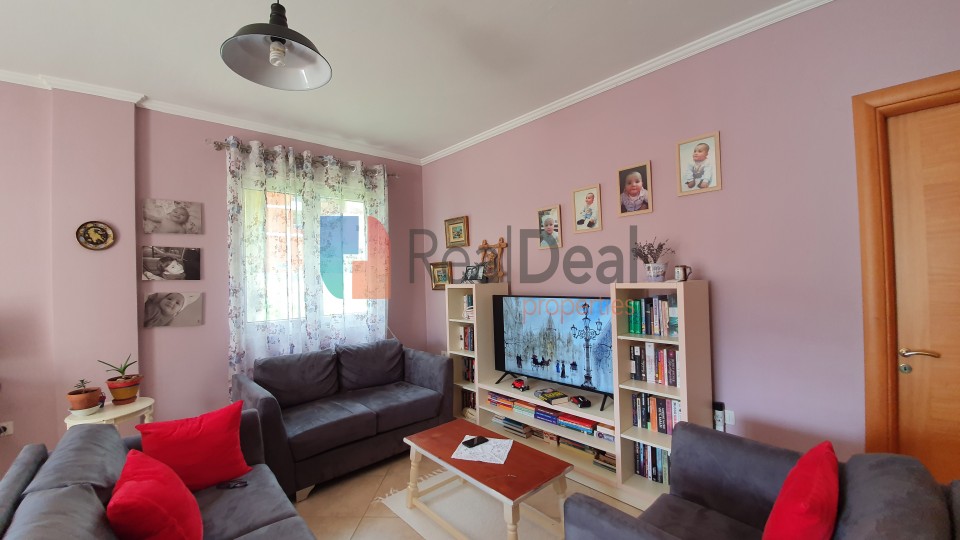 Okazion i Rralle!!! Shitet 2+1 Tek Liqeni Thate Me Hipoteke - 124m2