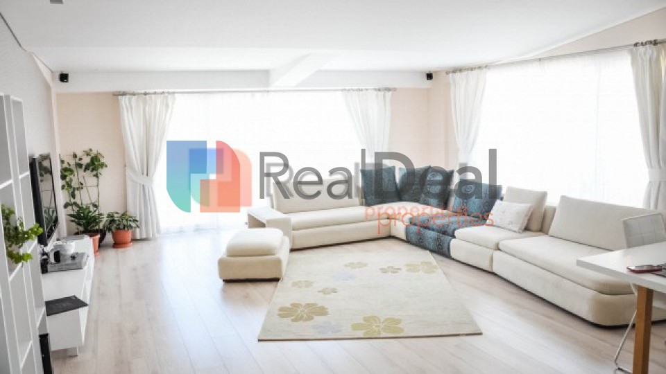 Shitet Super Penthouse tek Kodra e Diellit - 300m2