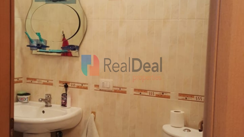 Tek Selvia, Shitet Apartament 1+1 Afer Qendres se Tiranes - 83m2