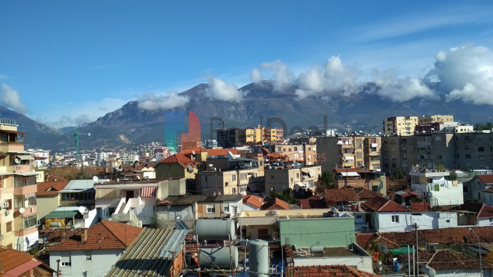 Tek Restorant Durresit Shitet Apartament 2+1! - 80m2