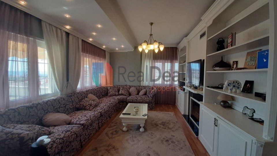 SHITET PAPAFINGO NE RRUGEN E DAJTIT ME PAMJE TE LIRE !!! - 196m2