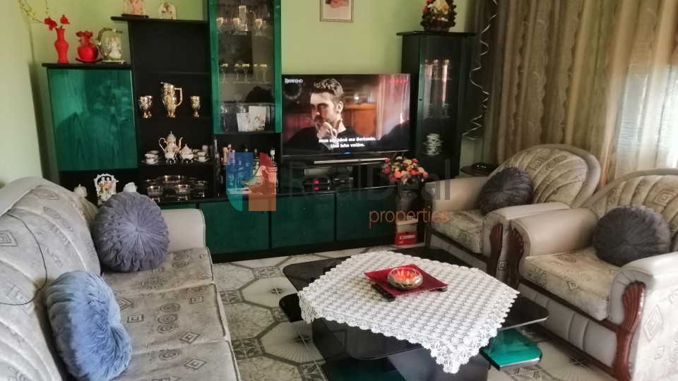 Ne Bllok Perballe Lsi Shitet Apartament 2+1 - 115m2