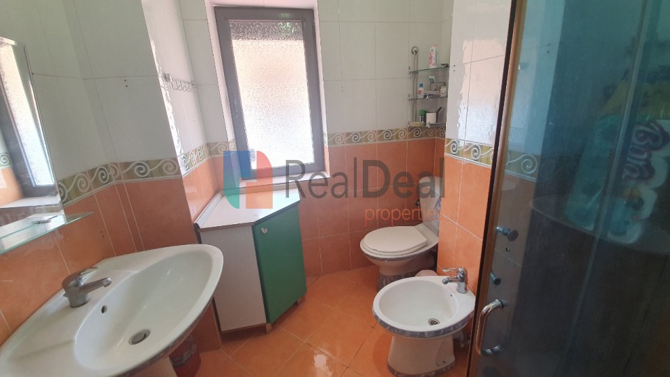 Shitet Apartament 2+1 plot drite tek Restorant Durresi - 94m2