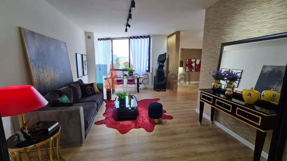 Shitet super apartament 2+1 ne Komunen e Parisit - 130m2