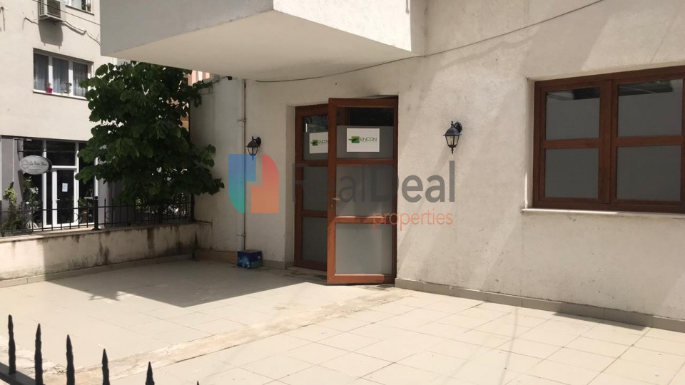 Prane Liqenit Artificial Shitet Apartament 2+1+2 Ideal Per Investim Vetem Per 673 Euro/M2 !! - 253m2