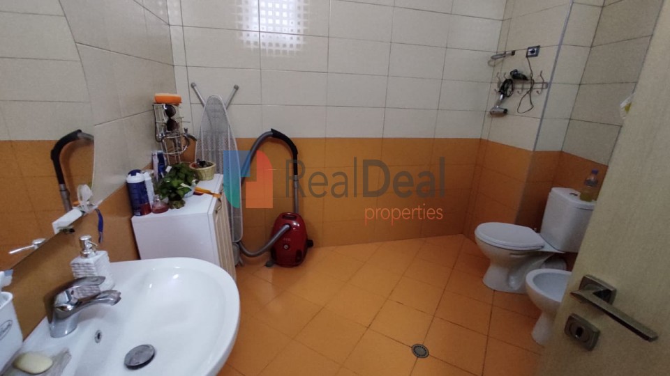 Tek Liqeni i Thate, Shitet Apartament 2+1+2 i Sapoinvestuar!! - 113m2