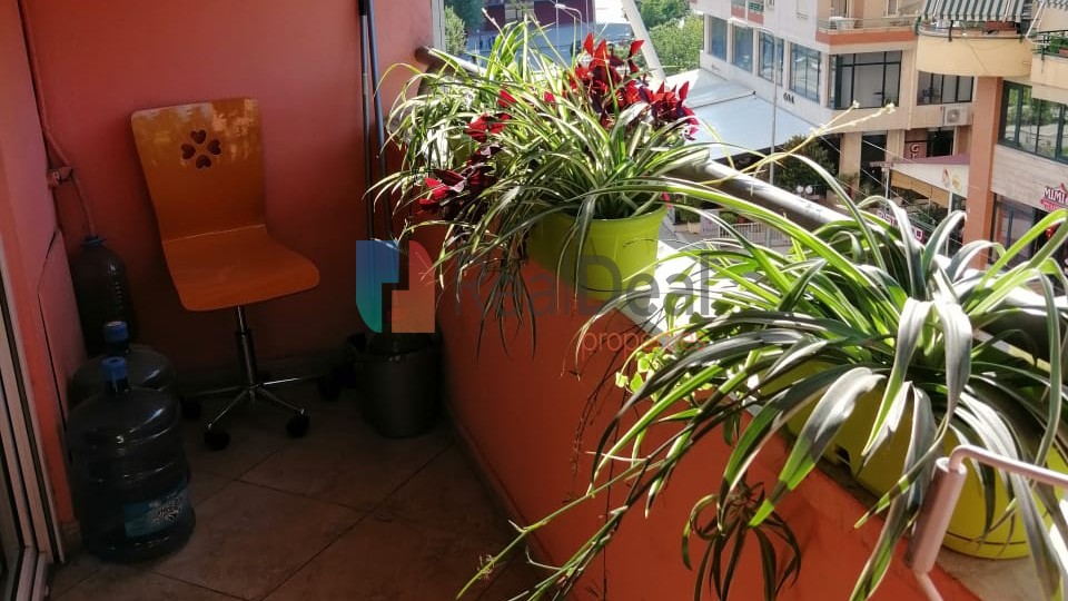 Prane Stadiumit Air Albania Shitet Apartament 2+1 + Me Super Vendodhje - 95m2