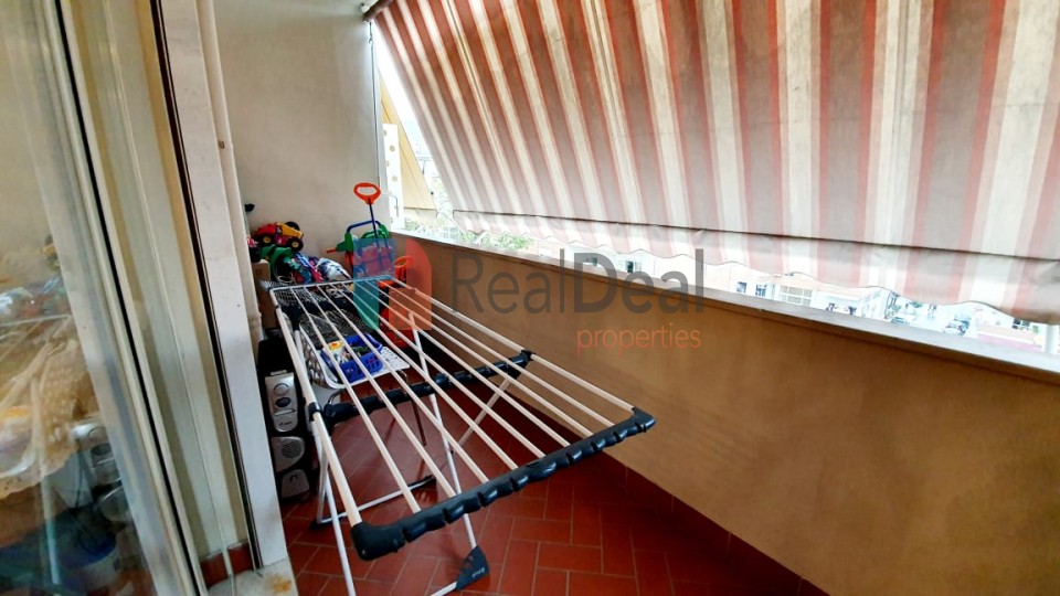 Te Kristal Center, Shitet Apartament 1+1, Teresisht i Mobiluar - 74m2