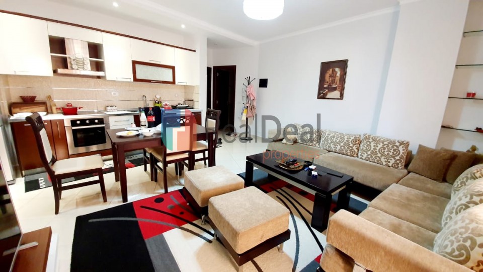 Tek Mine Peza, Shitet Apartament 3+1+2, Me Strukture Dhe Planimetri Te Rregullt - 105m2