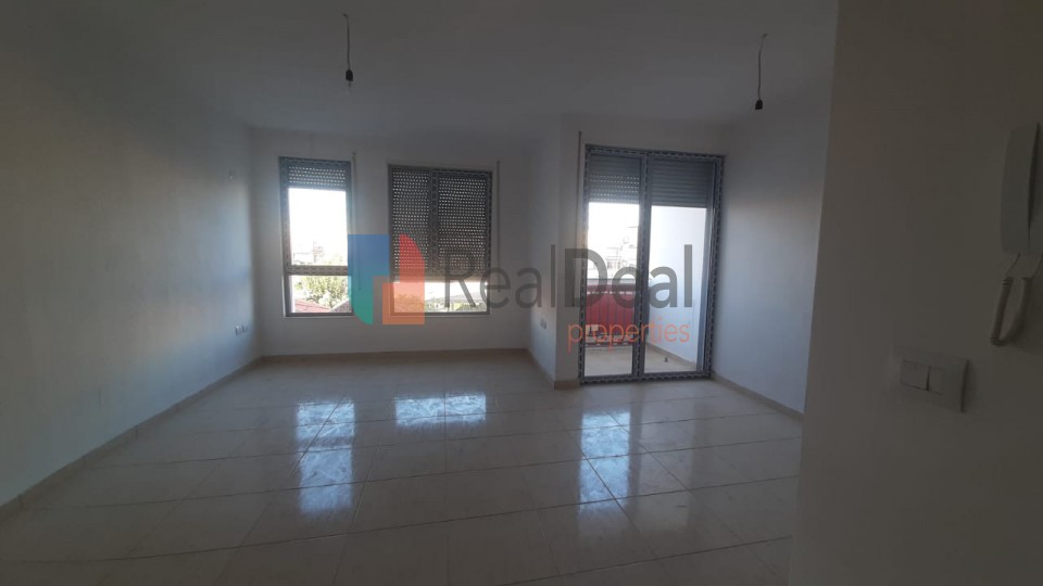 Tek Materniteti I Ri, Shitet Apartament 2+1+2 Ne Ndertim Te Ri !!! - 108m2