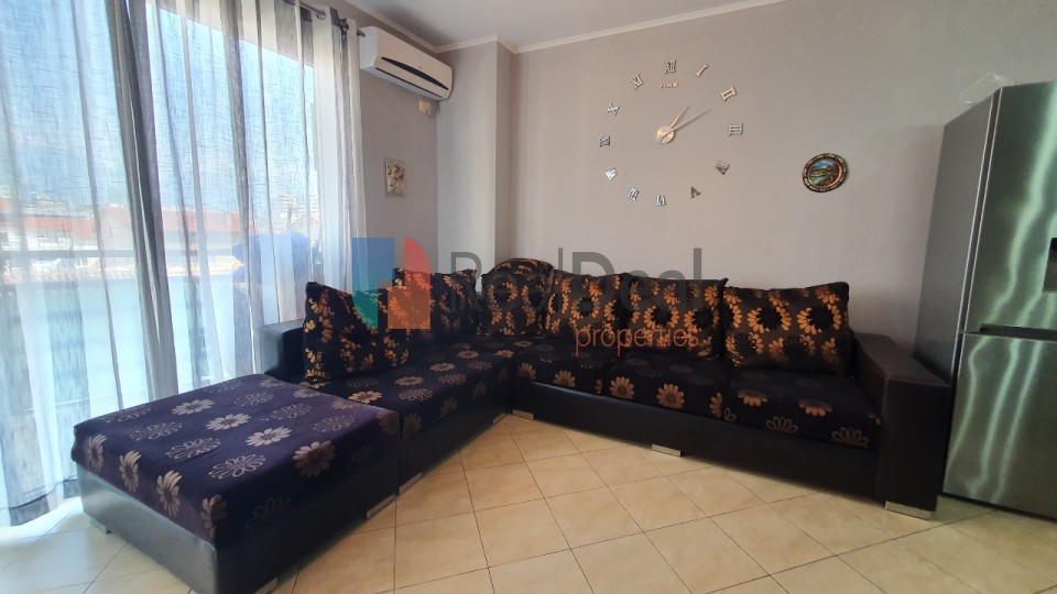 Ne Rrugen E Kavajes, Shitet Apartament 1+1 I Mobiluar !!! - 74m2