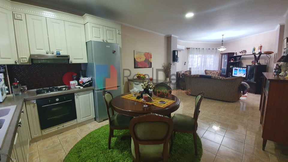 Tek Qendra Kristal, Shitet Apartament 2+1 Me Orientim Perfekt - 114m2