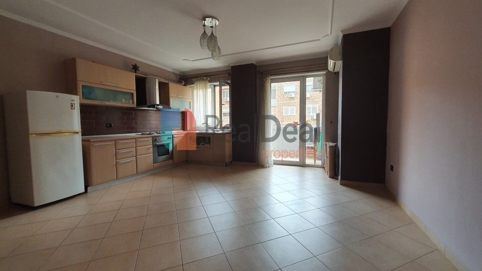 Tek Materniteti I Ri, Shitet Apartament 3+1 Me Orientim Perfekt! - 136m2