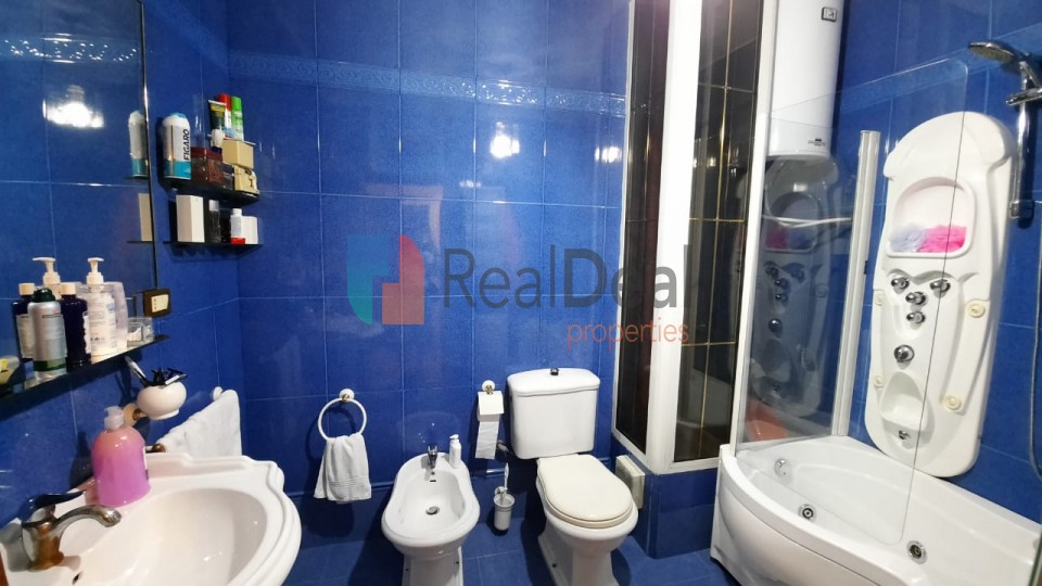 Tek Rruga Dritan Hoxha, Shitet Apartament 1+1 Me Orientim Veri-Lindje!! - 89m2