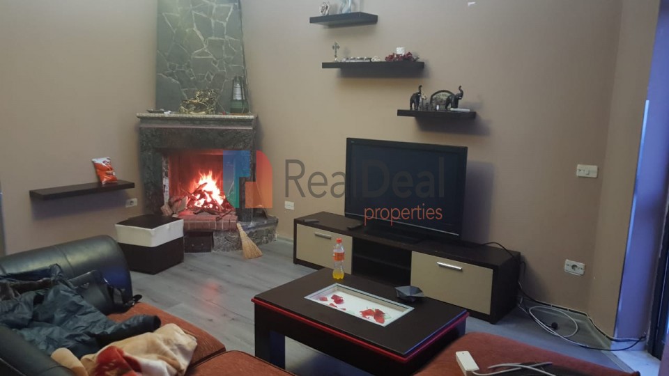 Tek UET-ja, Shitet Apartament 2+1, me Orientim Lindje! - 120m2