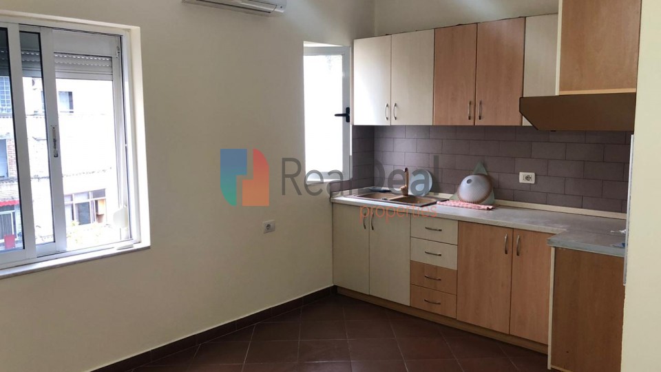 Tek Ali Demi Shitet Apartament 1+1 Me Planimetri T Rregullt !!! - 56m2