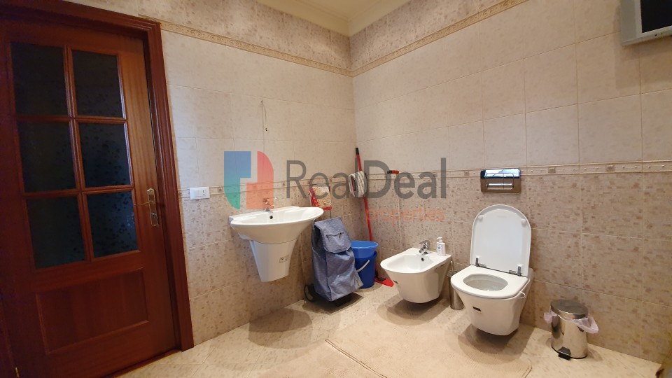 Ne Qender Te Tiranes, Shitet Super Apartament I Super Investuar - 187m2