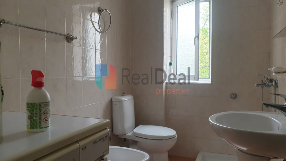 Ali Demi, Jepet Me Qira Apartament 2+1 Me Shume Drite - 65m2