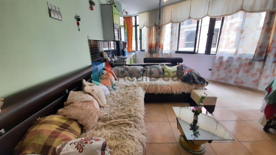 Tek Fakulteti Shkencave Te Natyres, Jepet Me Qira Apartament 1+1 Me Hapesira Te Bollshme!! - 60m2