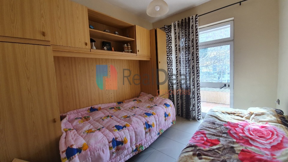 Tek Rruga E Kavajes, Jepet Me Qira Super Apartament 2+1 !!! - 100m2