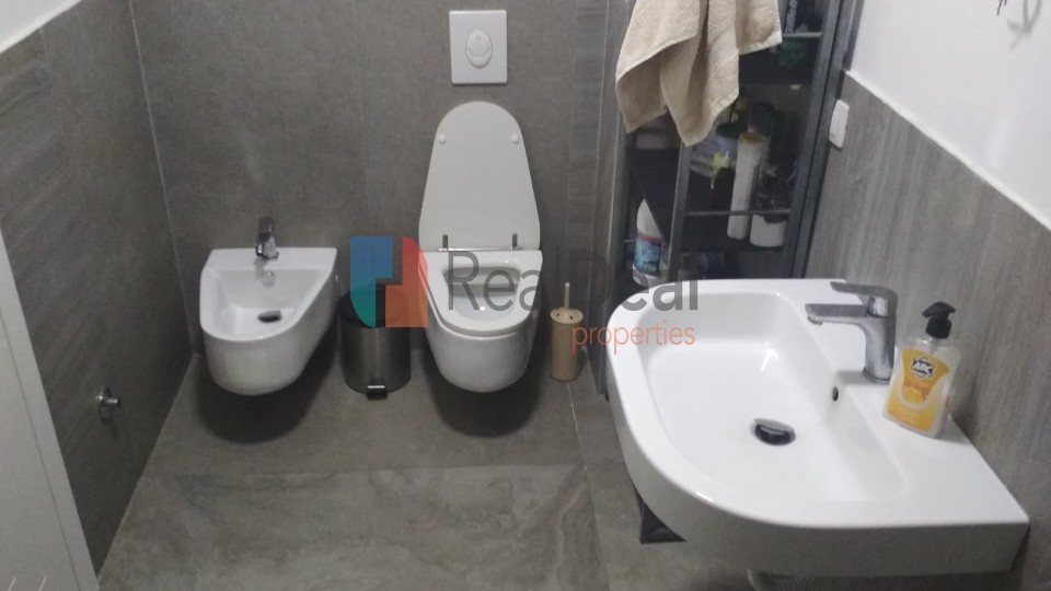 Te Oxhaku, Jepet Super Apartament Me Qira - 150m2