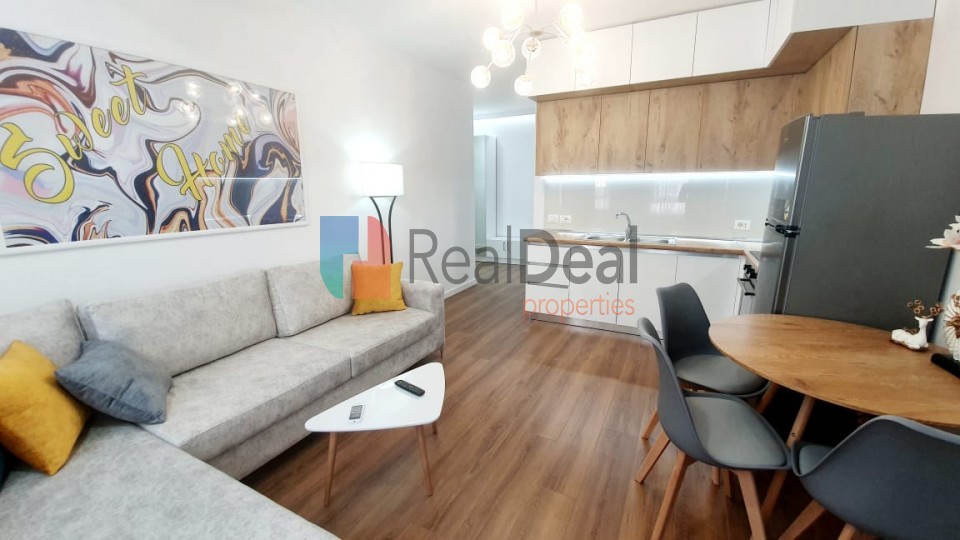 Tek 21 Dhjetori Jepet Me Qira Super Apartament 1+1 Totalisht I Investuar!! - 60m2